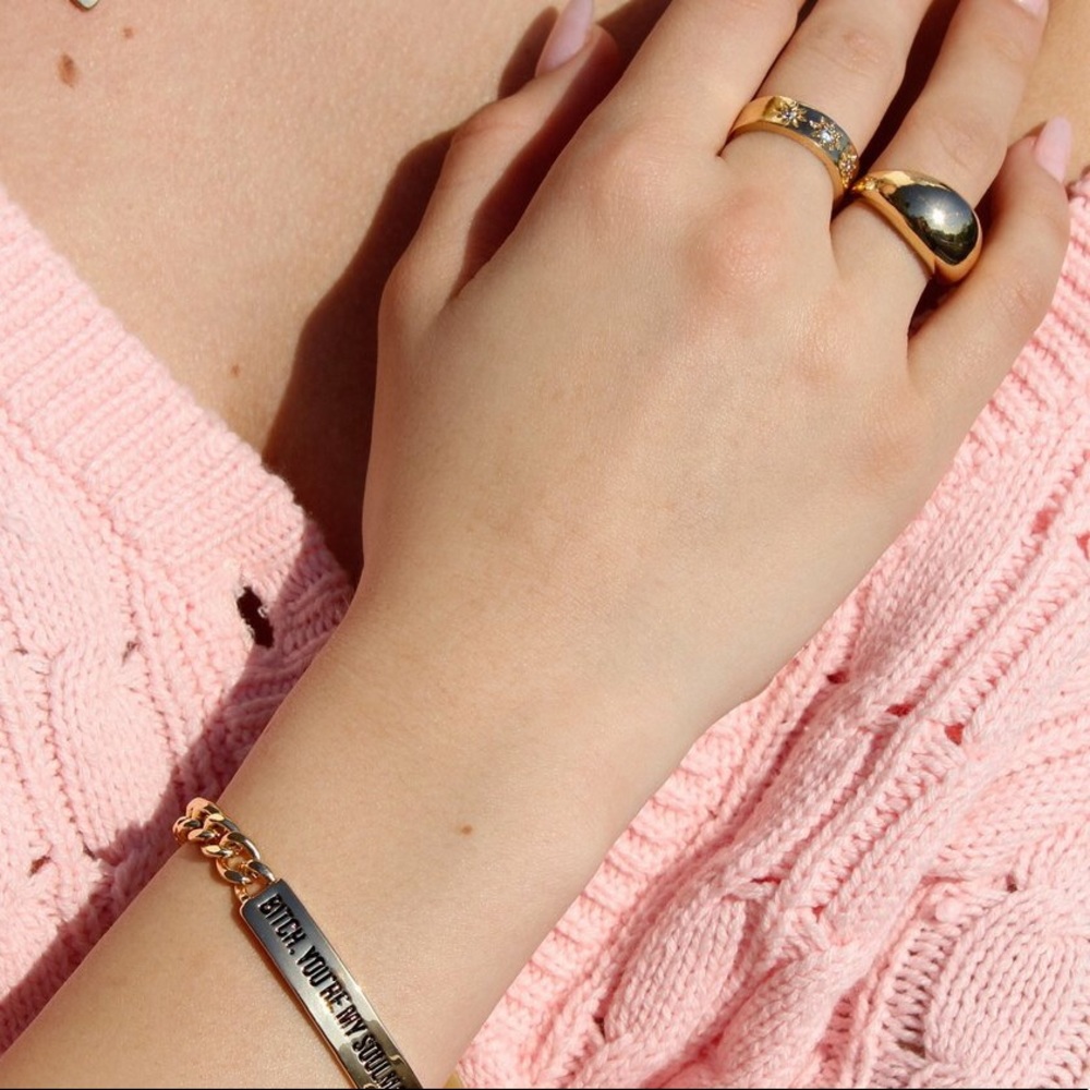 Gold Ring - Picture 2 of 5